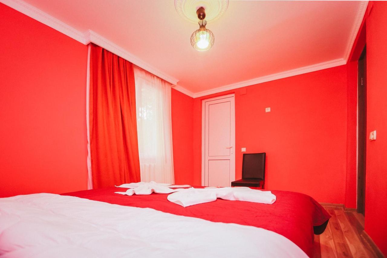 Bebo Babu Guest House Koetaisi Buitenkant foto
