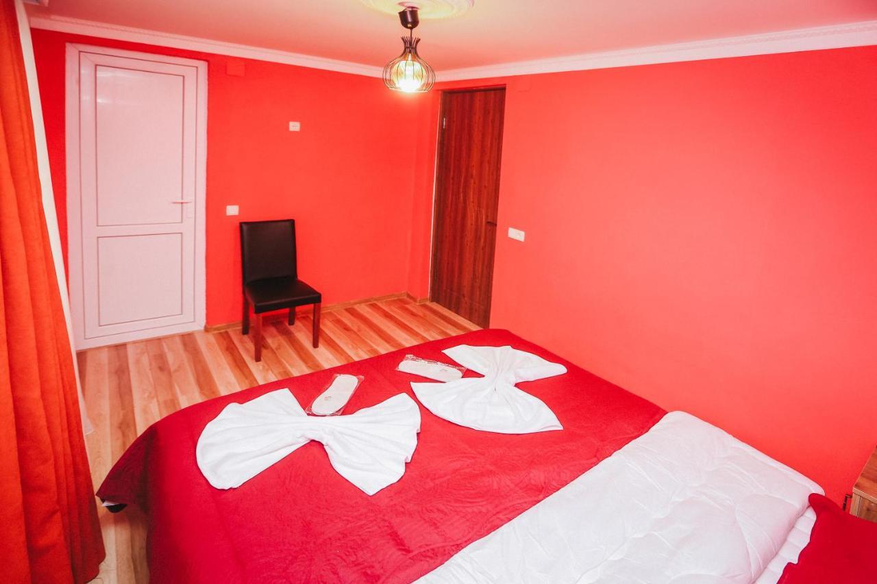 Bebo Babu Guest House Koetaisi Buitenkant foto