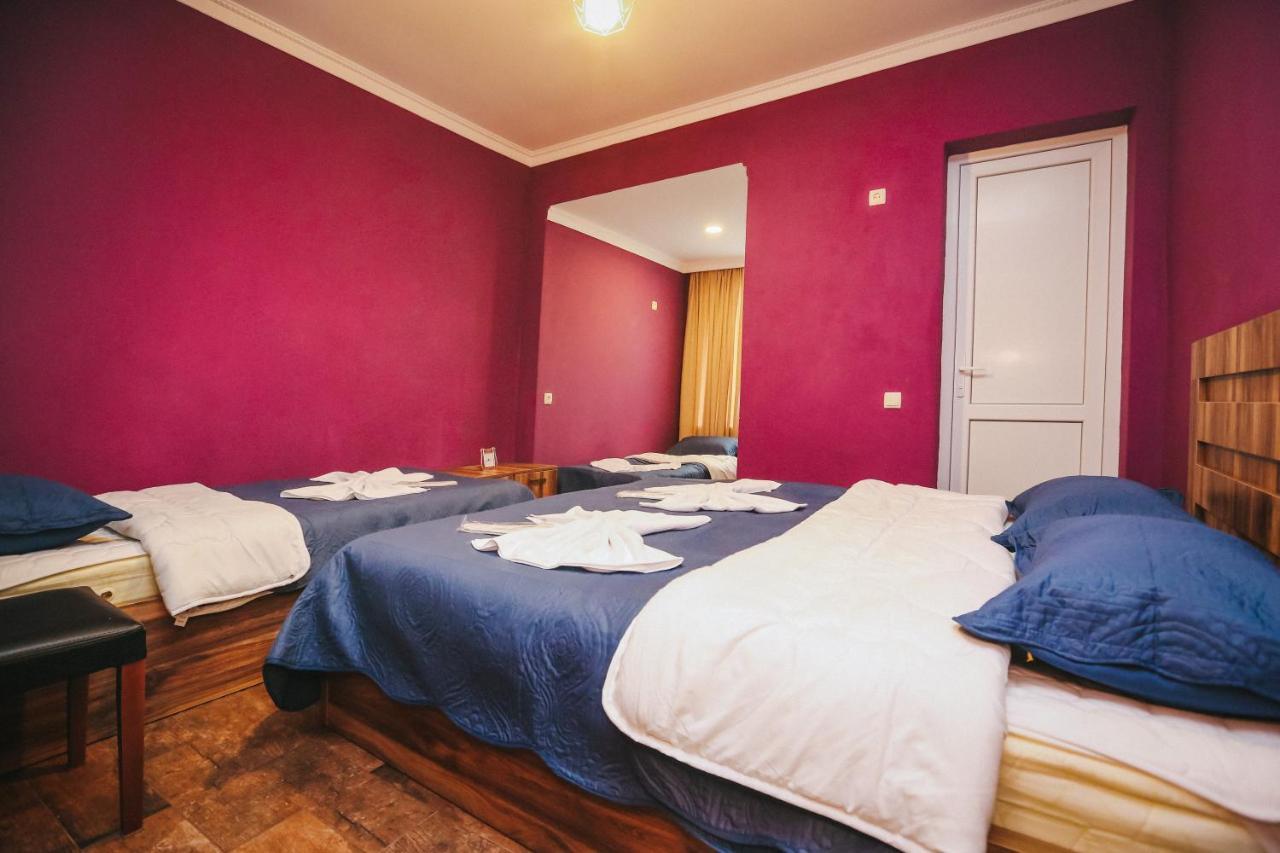 Bebo Babu Guest House Koetaisi Buitenkant foto