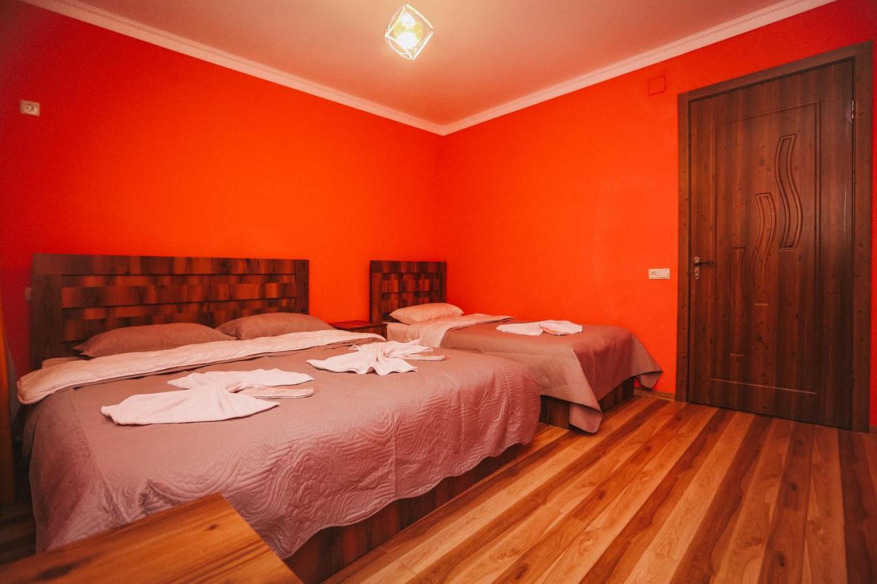 Bebo Babu Guest House Koetaisi Buitenkant foto