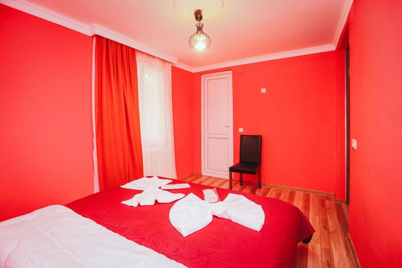 Bebo Babu Guest House Koetaisi Buitenkant foto